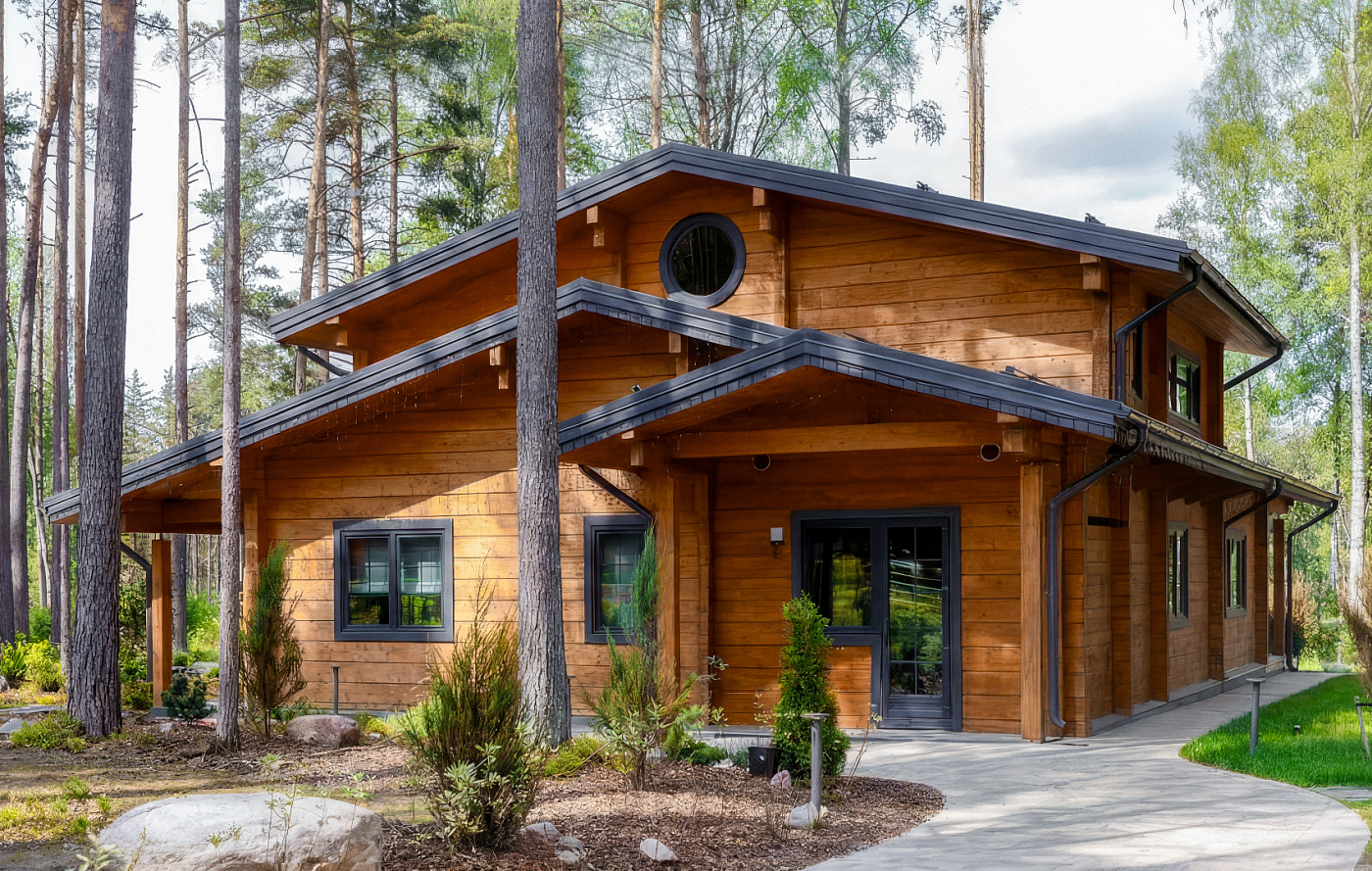 250 квадратов в сосновом бору: двухэтажный дом из бруса